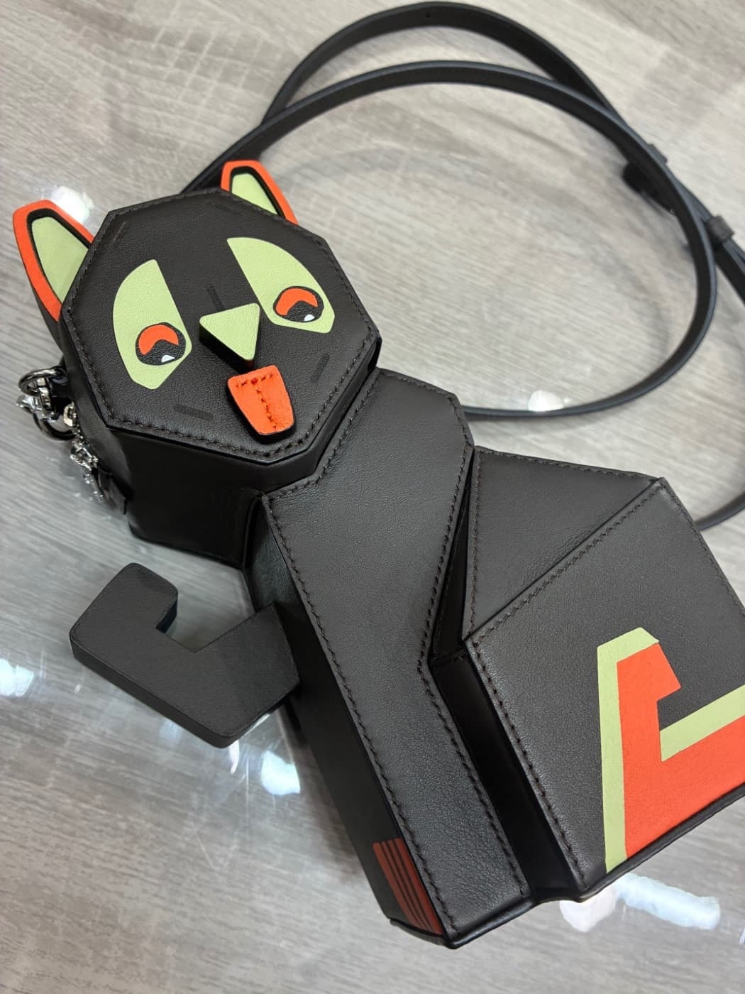 👜買取実績👜 【ロエベ　フューチャーリスト・キャット　クラッチ】ご売却いただきました✨