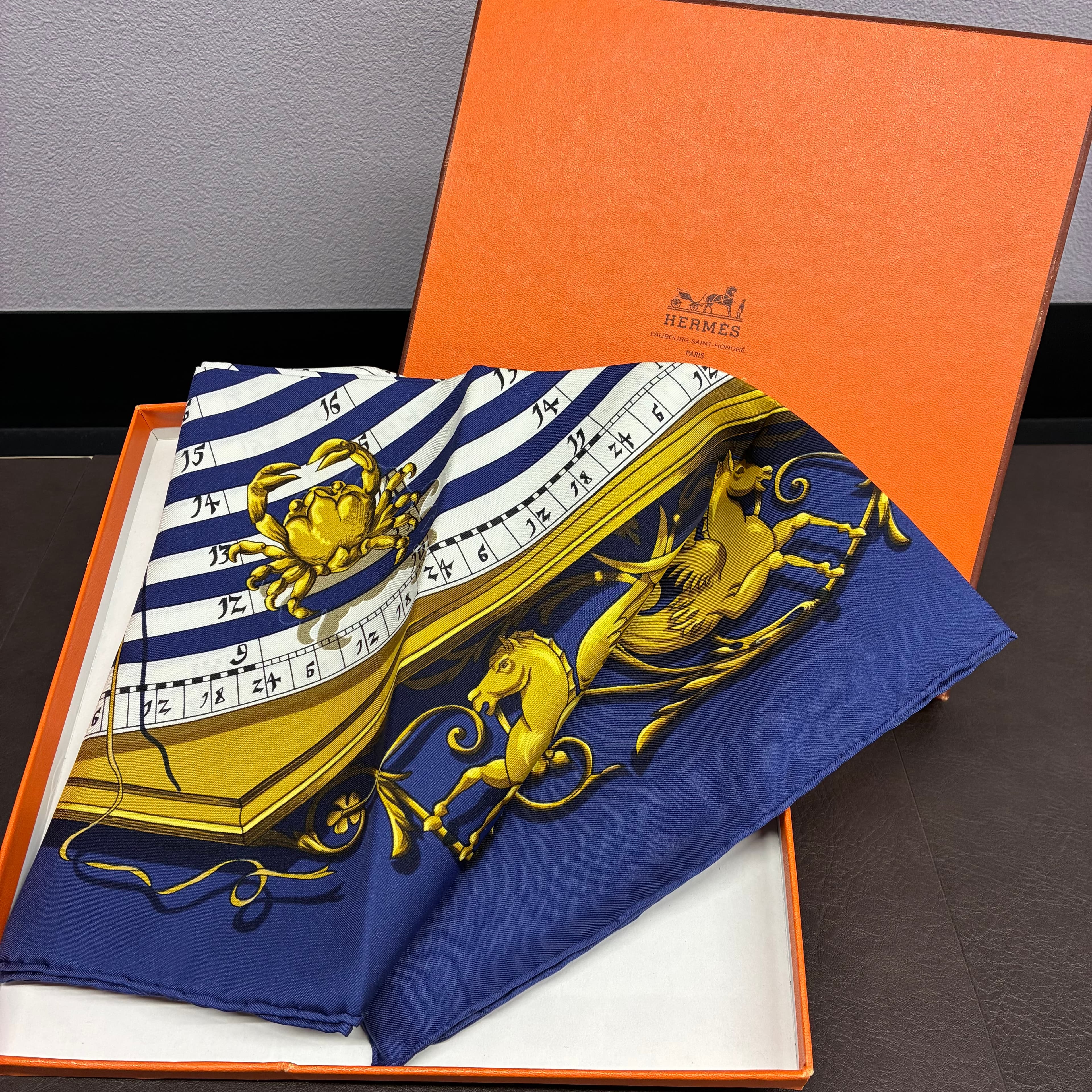 🎠買取実績🎠【HERMES/エルメス カレ90 シルクスカーフ 占星術】