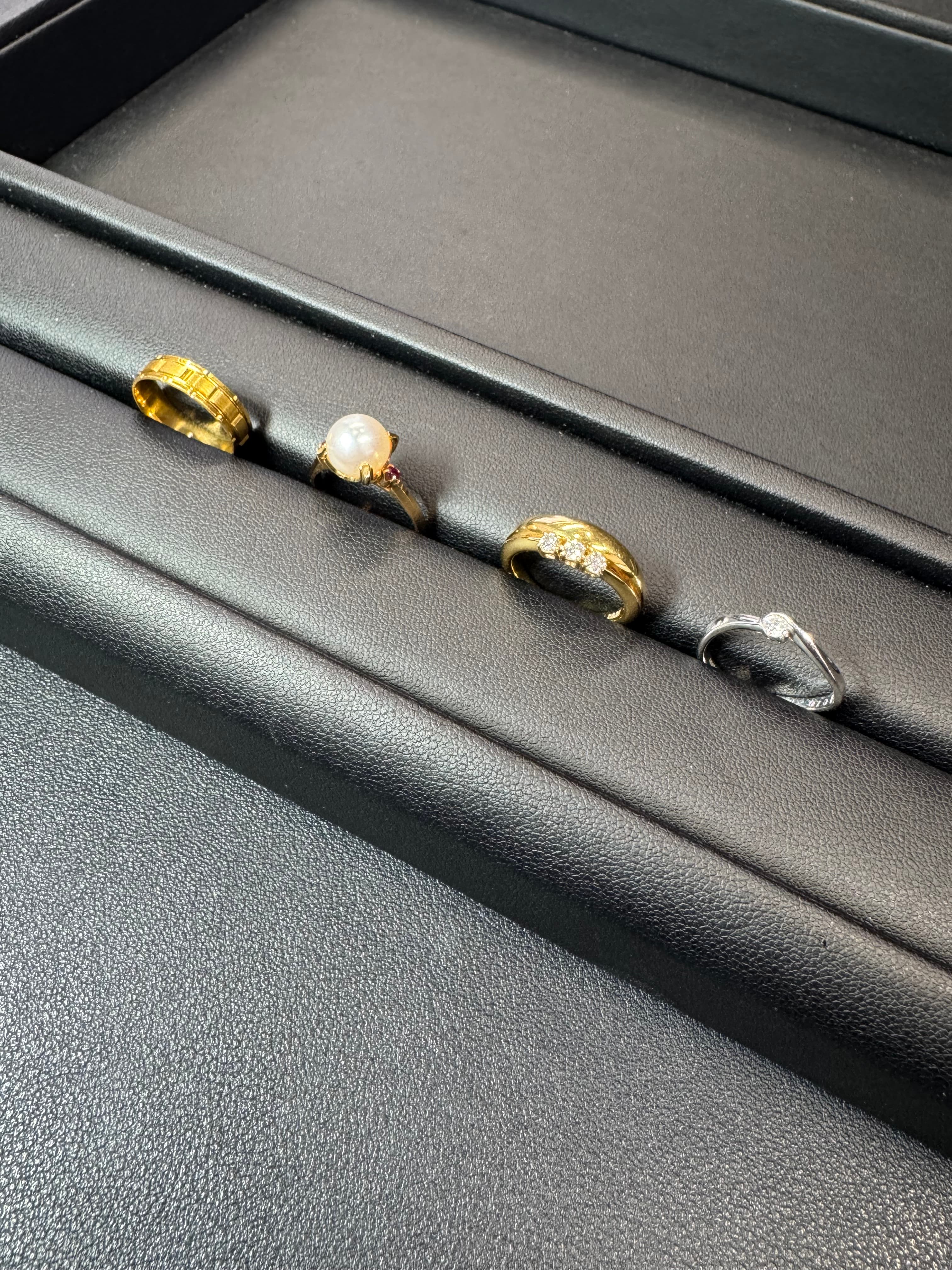 金・プラチナ製のジュエリーをお買取りさせていただきました。