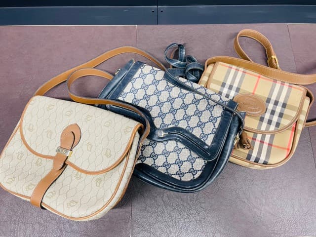 👜ディオール・グッチ・バーバリーの古いショルダーバッグをお買取しました!【川崎市・稲田堤駅近くの買取専門店エンクル】